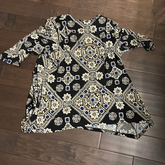 JM Collection Women Top Sz 3X Black Tan Royal blue Gem Print Keyhole Blouse - Picture 6 of 8